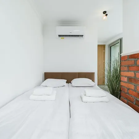 Apartman Na Debnikach - By Upstairs *