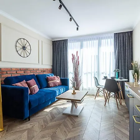 Na Debnikach - By Upstairs * Krakov