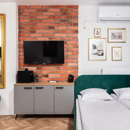 Na Debnikach - By Upstairs * Cracovia