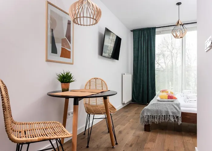 Na Debnikach - By Upstairs كراكوفيا