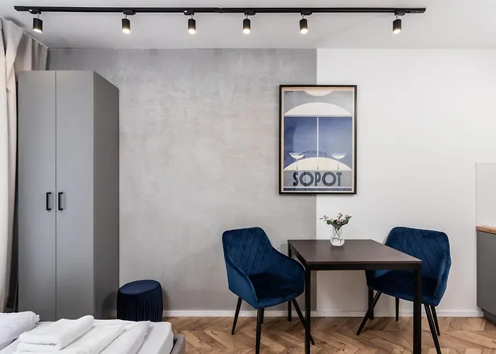 Na Debnikach - By Upstairs شقة *