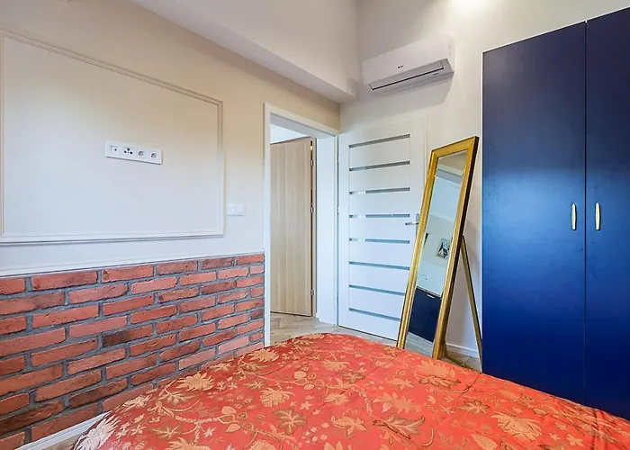 Na Debnikach - By Upstairs * 克拉科夫