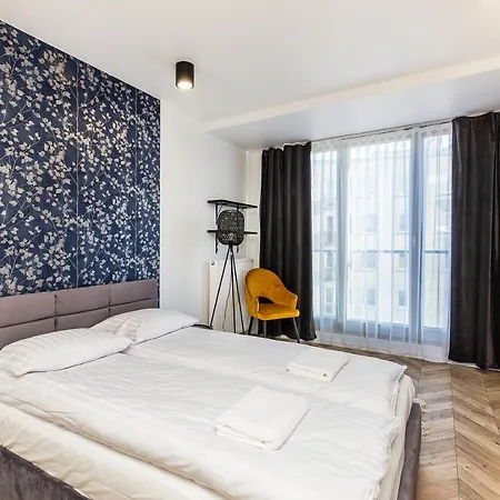 Na Debnikach - By Upstairs *