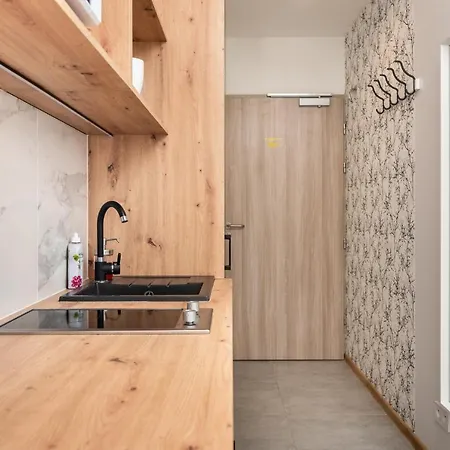 Na Debnikach - By Upstairs