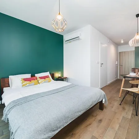 Na Debnikach - By Upstairs Apartment *