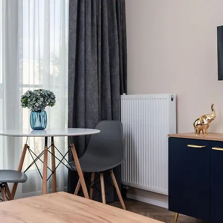 Na Debnikach - By Upstairs * 克拉科夫