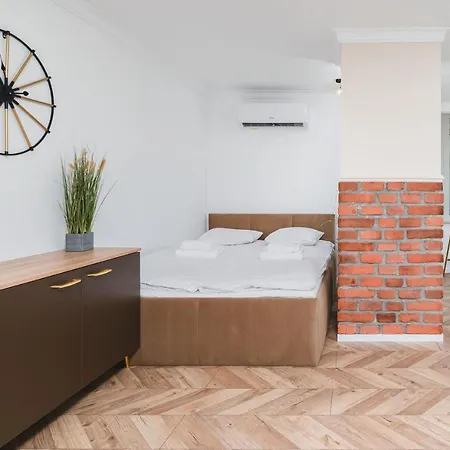 Na Debnikach - By Upstairs *